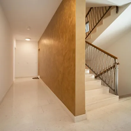 L 29 Luxury With Private Terrace, Apartmán