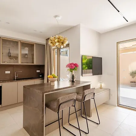 L 29 Luxury With Private Terrace, Apartmán Split