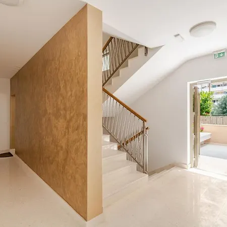 L 29 Luxury With Private Terrace, Apartmán *